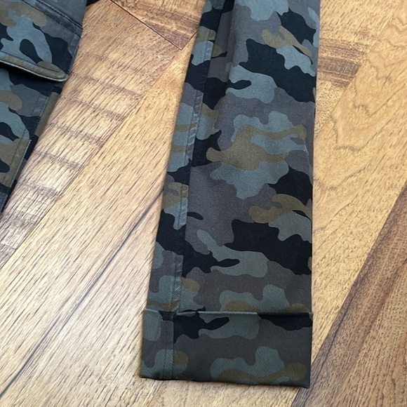 NWT L’AGENCE Women’s Cromwell/Camo Print Jacket Size S - Picture 8 of 10